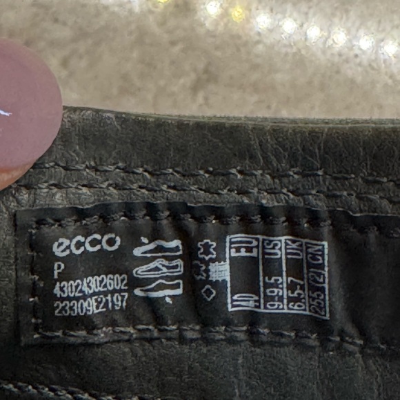 Women’s Gray Leather Casual Shoes - Picture 2 of 3